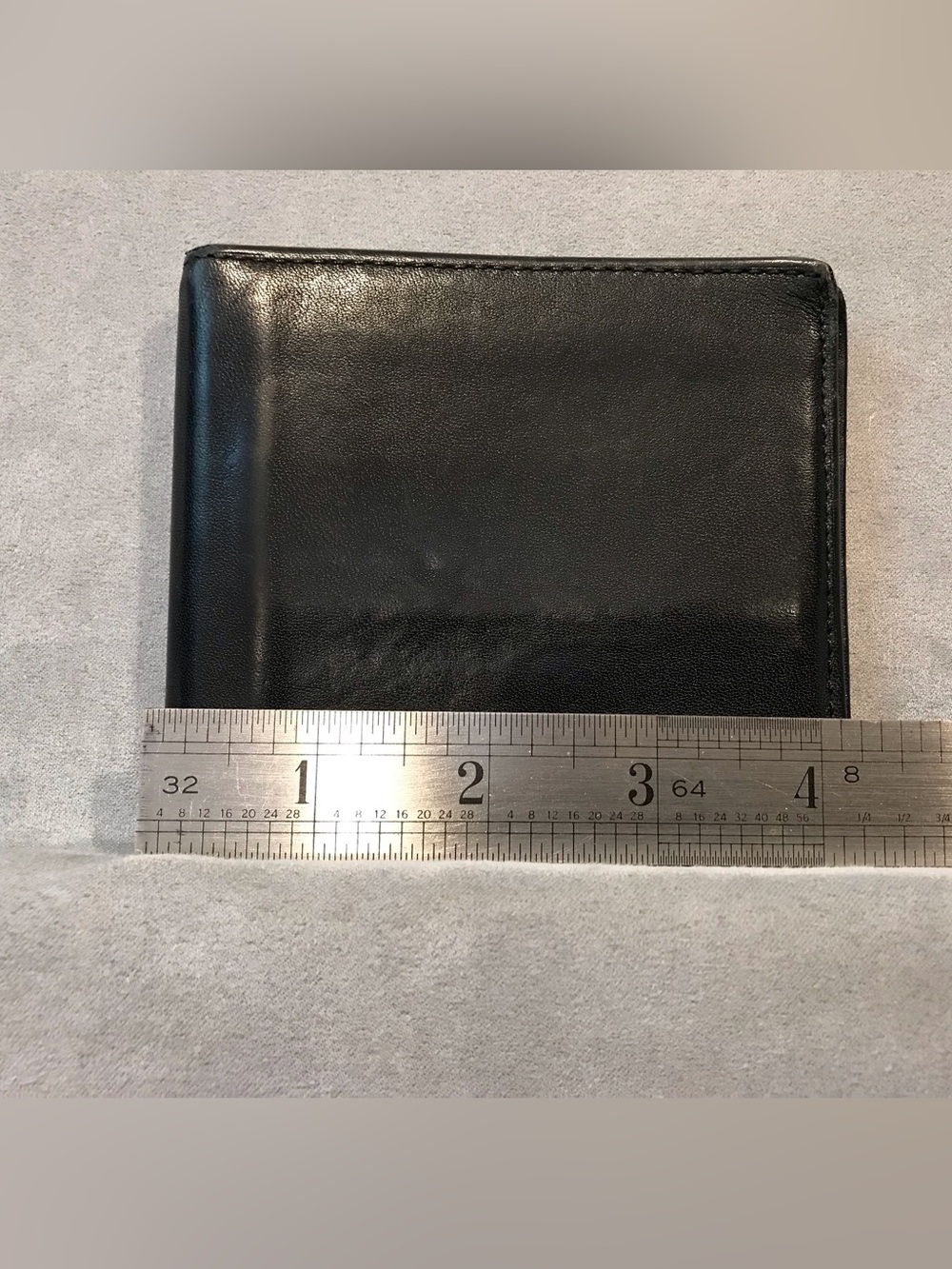 Tumi Black Leather Bifold Card Holder Wallet - Picture 5 of 5